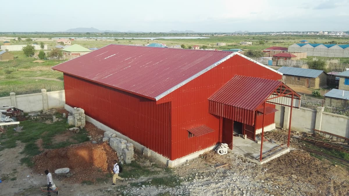 Design and Steel construction warehouse 500sqm