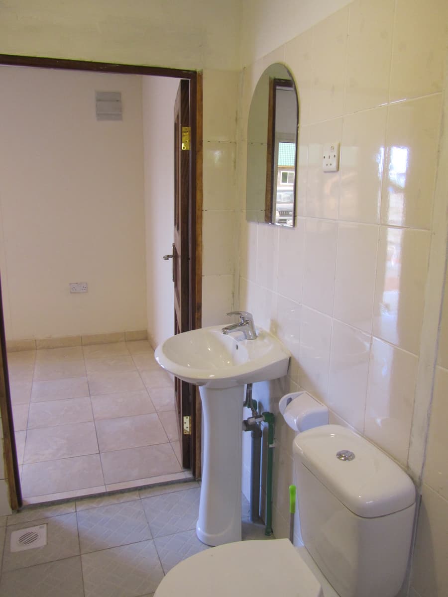 4 room accommodation W/Bathroom Buluk-Juba