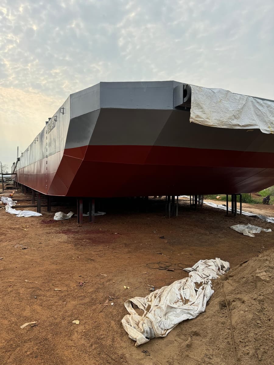 Dumb Barge 400 Tones photo 6