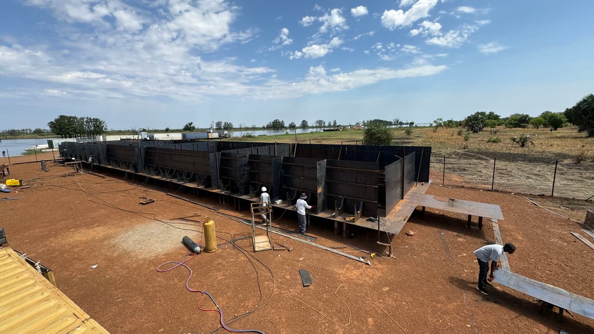 Dumb Barge 400 Tones photo 9