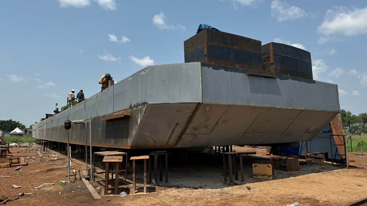 Dumb Barge 400 Tones photo 10